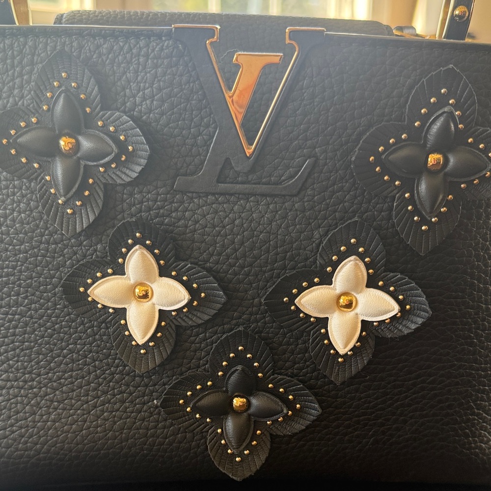 Elegant Black Designer Handbag - Picture 2 of 7